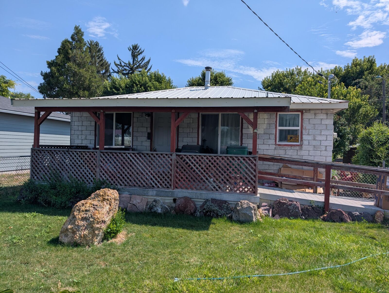 Property Photo: 217 N Washington Street OR 97633