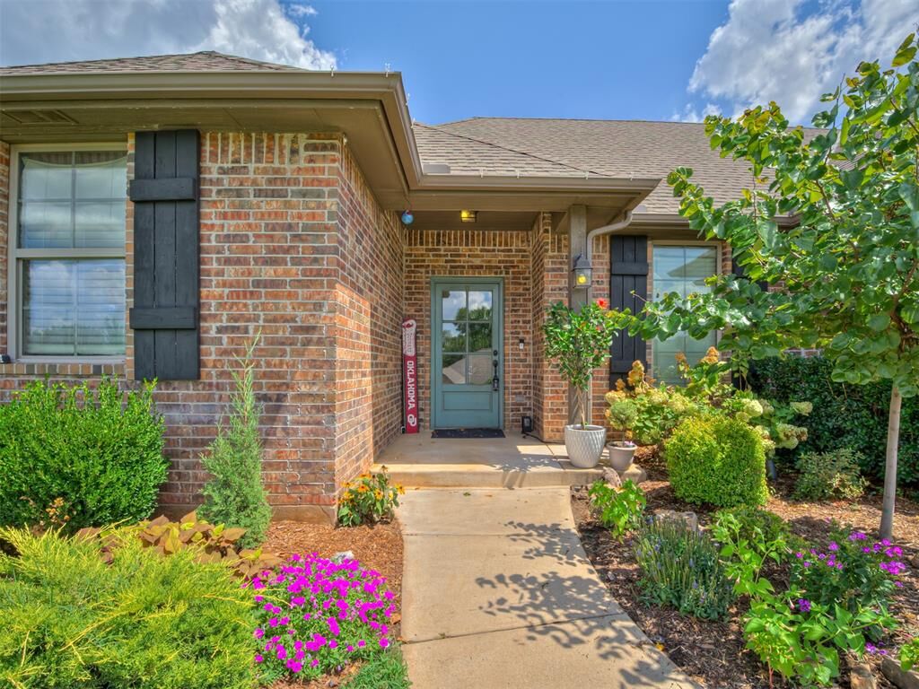 Property Photo:  12052 Acorn Terrace  OK 73044 