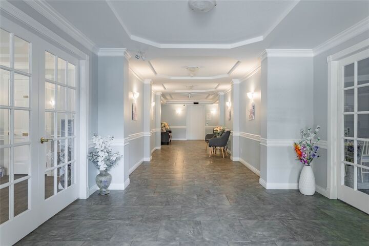 Property Photo: 933 Harvey Avenue 315 BC V1Y 9S1