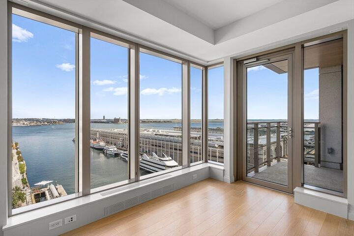 Property Photo: 133 Seaport Blvd 1516 MA 02210