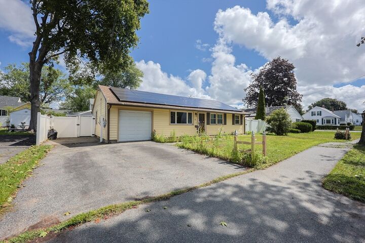 Property Photo:  20 Beaconsfield Street  MA 01843 