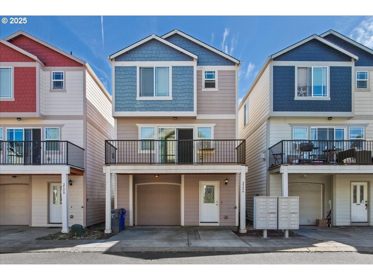 Property Photo: 2526 SE 130th Ave 9 OR 97236