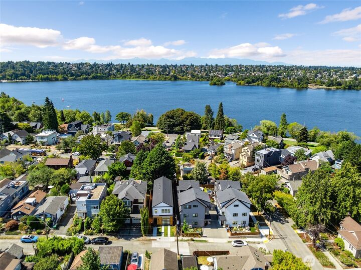 Property Photo: 6543 Chapin Place N WA 98103