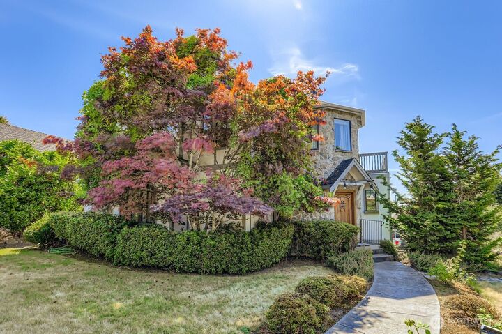 Property Photo: 117 11th Avenue WA 98033