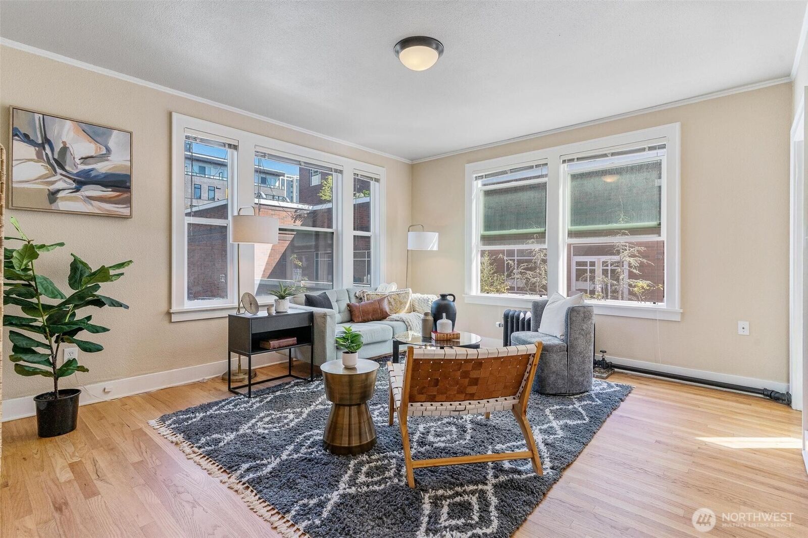 Property Photo: 905 NE 43rd Street 111 WA 98105