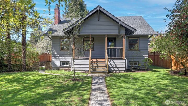 10735  Whitman Avenue N  Seattle WA 98133 photo