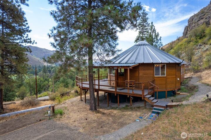 Property Photo: 599 West Chewuch Road WA 98862