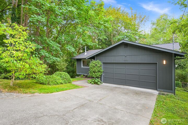 1515  Woburn Street  Bellingham WA 98229 photo