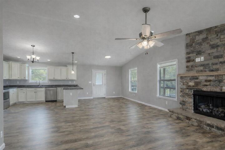 Property Photo:  1019 Berry Road  KY 42160 