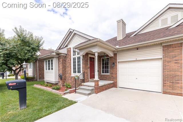 Property Photo:  6 Canfield Circle  MI 48127 