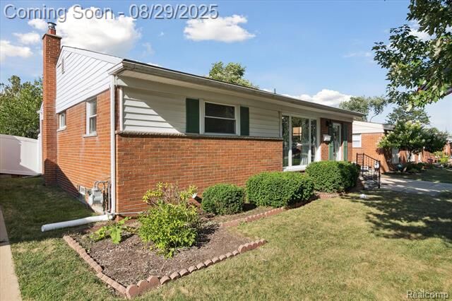 Property Photo: 13752 Peach Street MI 48195