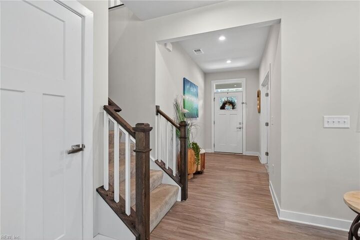 Property Photo:  105 Independence Ct  VA 23434 