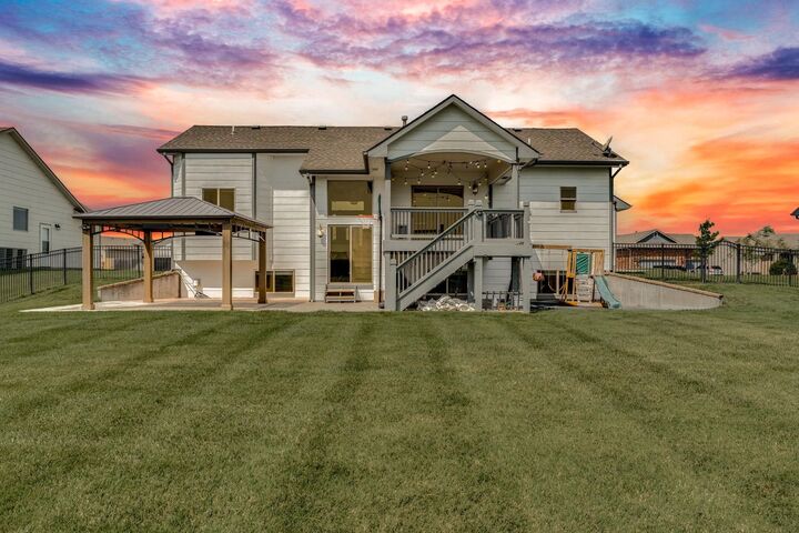 Property Photo: 2212 S Michelle St KS 67207