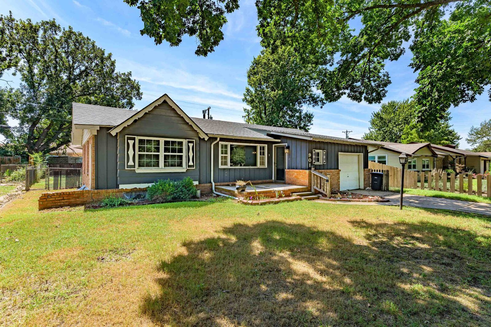 Property Photo: 901 Skyview Dr KS 67042-4172