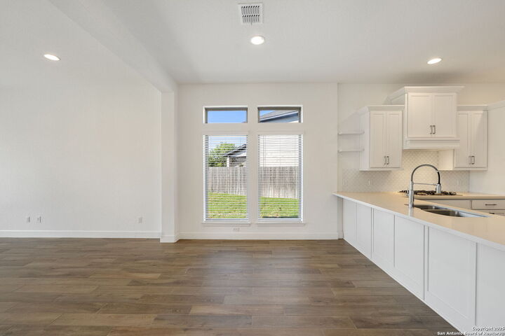 Property Photo: 9410 Iron Keeper TX 78254