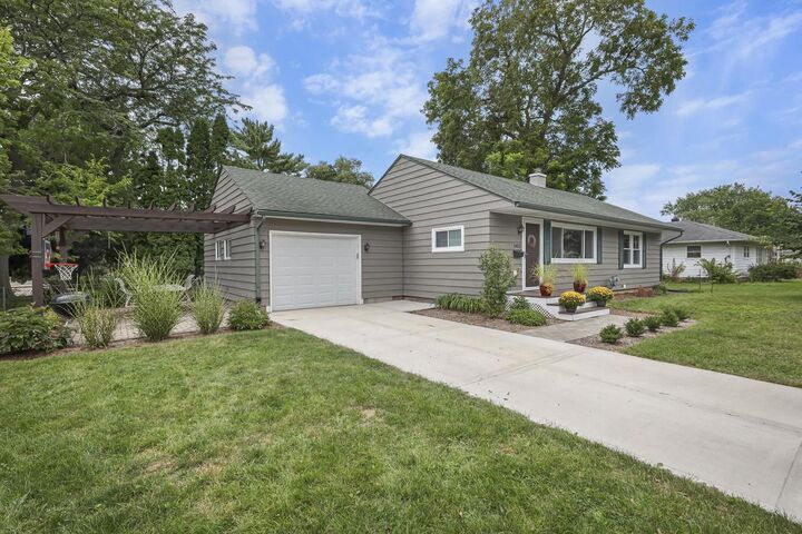 5421 Admiral Drive  Monona WI 53716 photo
