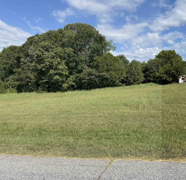 Property Photo: 120 White Oak Drive SC 29651