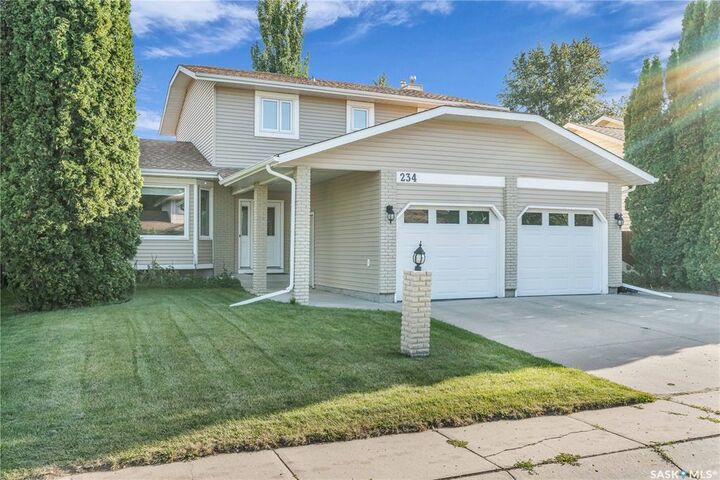 Property Photo: 234 Wickenden Crescent SK S7N 0W4