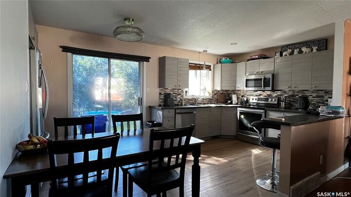 Property Photo: 435 Bowman Crescent SK S7L 6P7