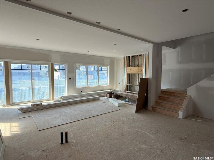 Property Photo:  142 Haverstock Crescent  SK S7W 1E3 