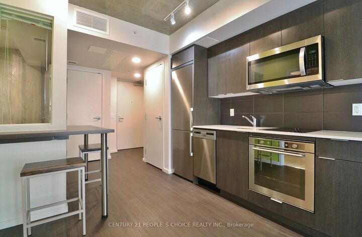 Property Photo:  105 Champagne Avenue S 1907  ON K1S 4P3 