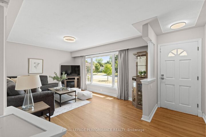 Property Photo:  705 Pleasant Park Road  ON K1G 1Y3 