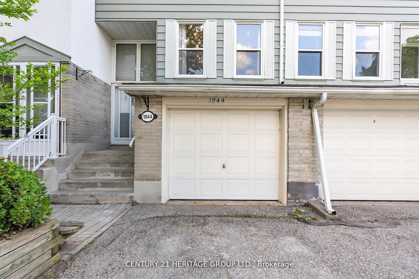 Photo de la propriété:  1944 John Street  ON L3T 1Z1 