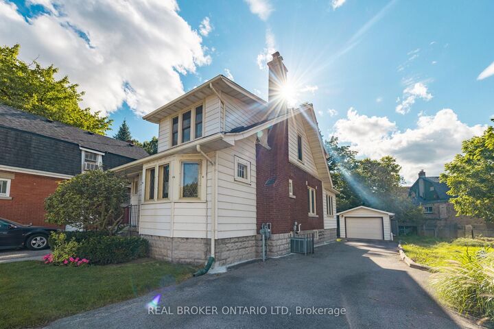Photo de la propriété: 64 Argyle Street ON N6H 1Y7