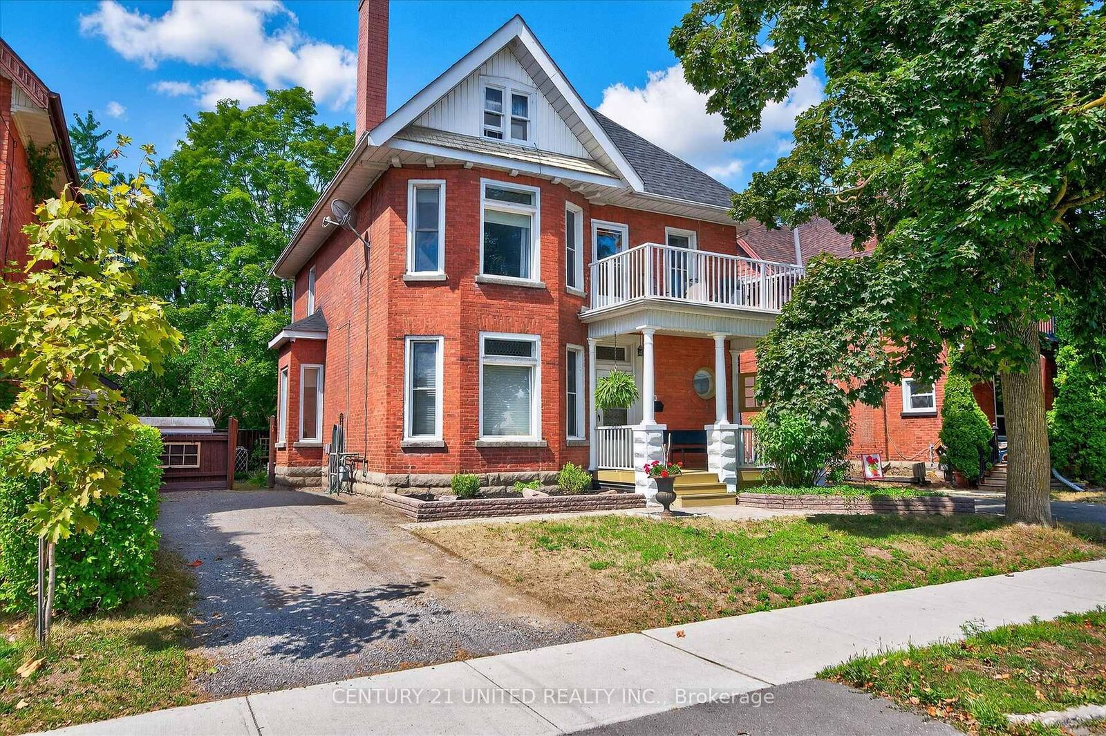 Photo de la propriété: 313 Park Street N ON K9J 3W6