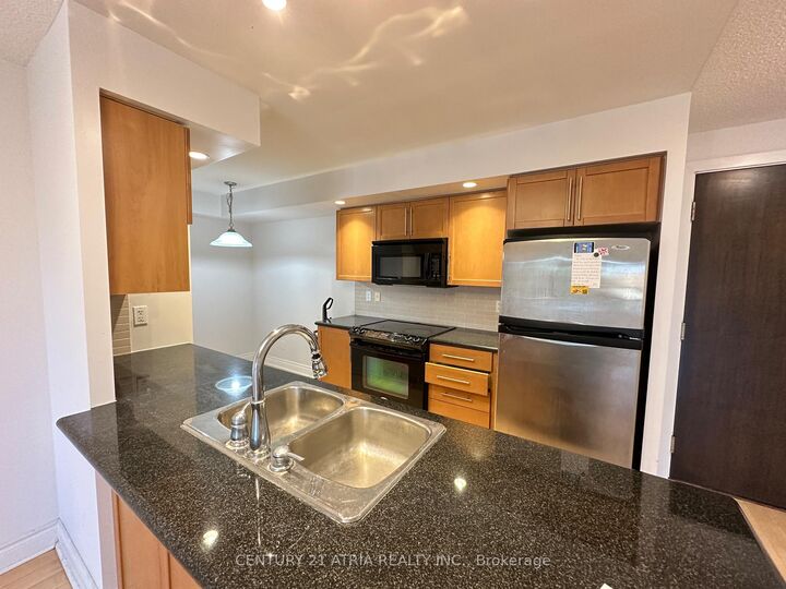 Property Photo: 23 Cox Boulevard 581 ON L3R 7Z9