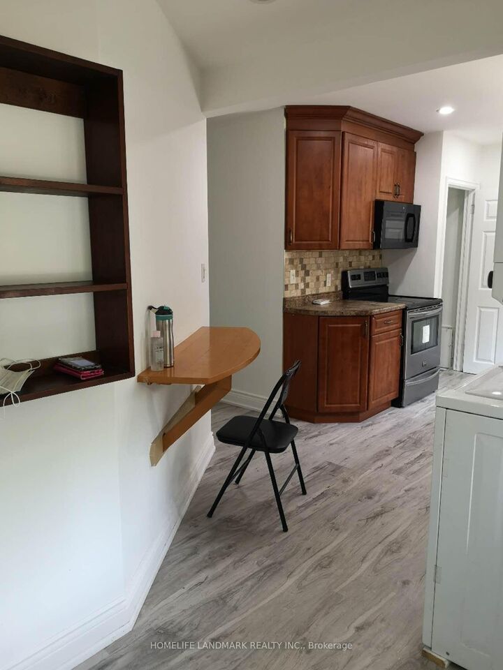 Property Photo:  20 Ainslie Avenue  ON L8S 2J3 