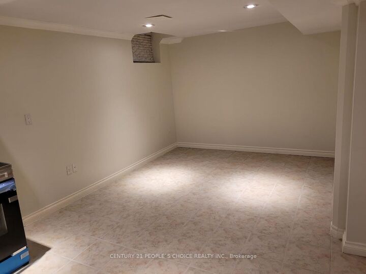 Property Photo:  2524 Banfield Road Bsmnt  ON L5M 5G2 
