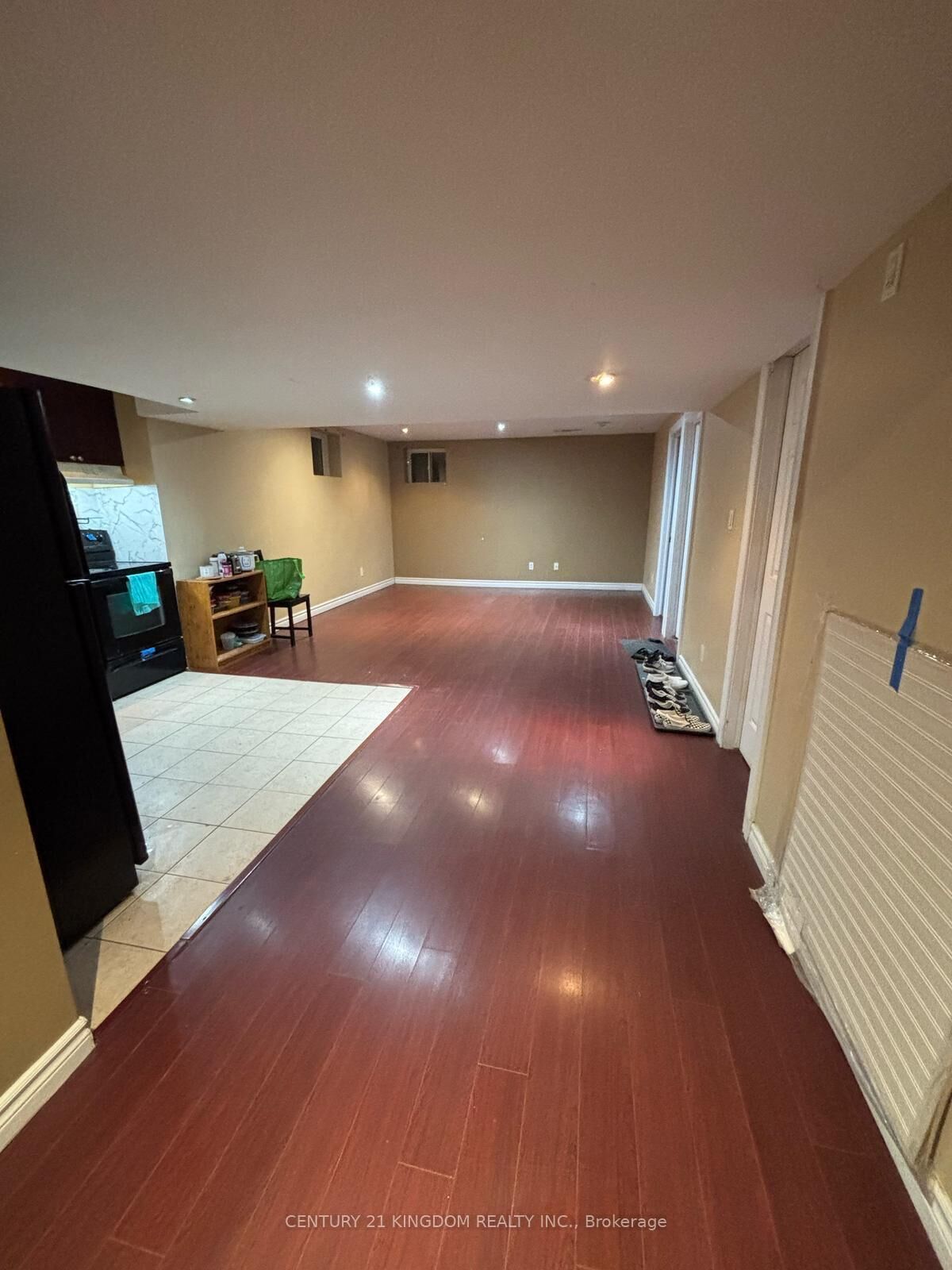 Photo de la propriété: 223 Dymott Avenue Bsmt ON L9T 1N1
