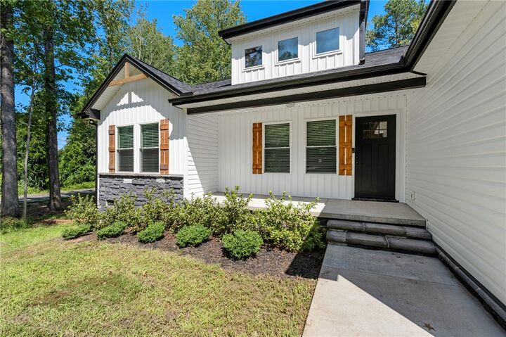 Property Photo: 701 Shamrock Lane SC 29621