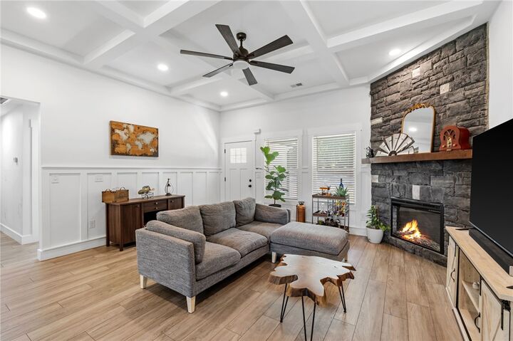 Property Photo: 701 Shamrock Lane SC 29621