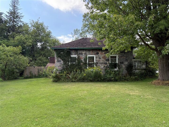 Property Photo: 604 Gough Street ON N0G 2H0