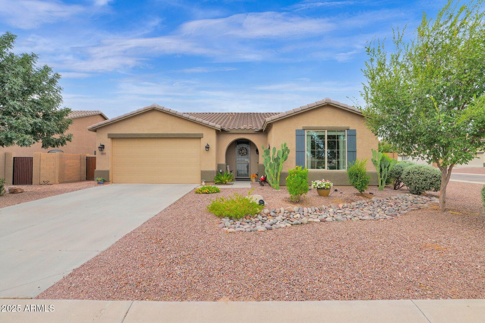 Property Photo: 2025 W Desert Spring Way AZ 85144