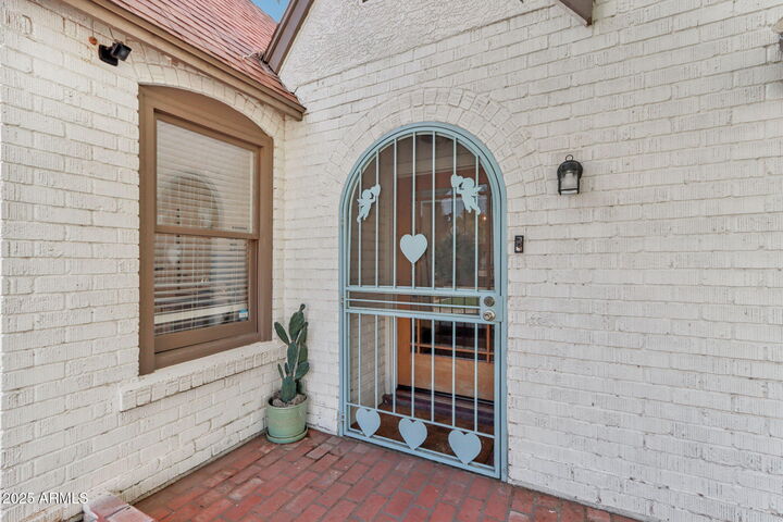 Property Photo:  2209 E Weldon Avenue  AZ 85016 