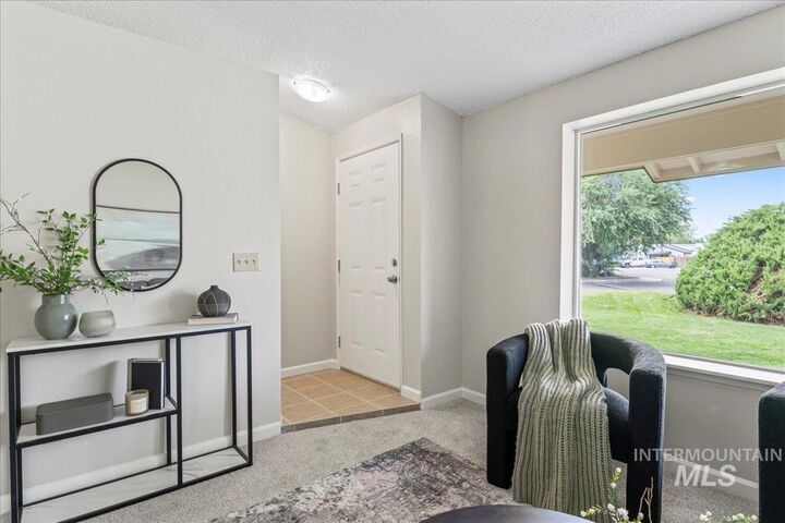 Property Photo: 10045 W Sussex Dr ID 83704