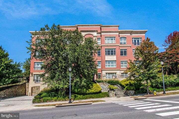 Property Photo: 2801 Langston Boulevard 302 VA 22201