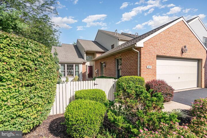 17 Leearden Road  Hershey PA 17033 photo
