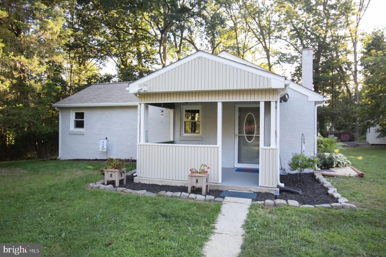 Property Photo:  100 Moran Lane B  PA 19344 