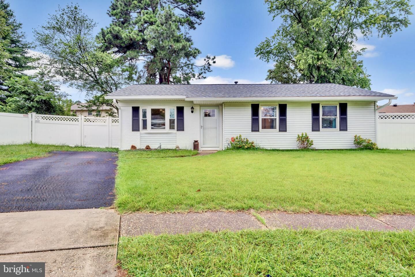 Property Photo: 518 Granby Court MD 21108