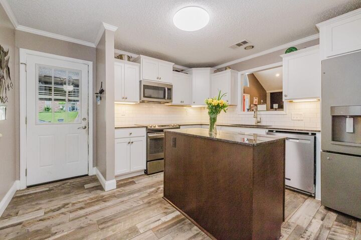Property Photo:  2404 Shaker Ridge  AR 72015-4762 