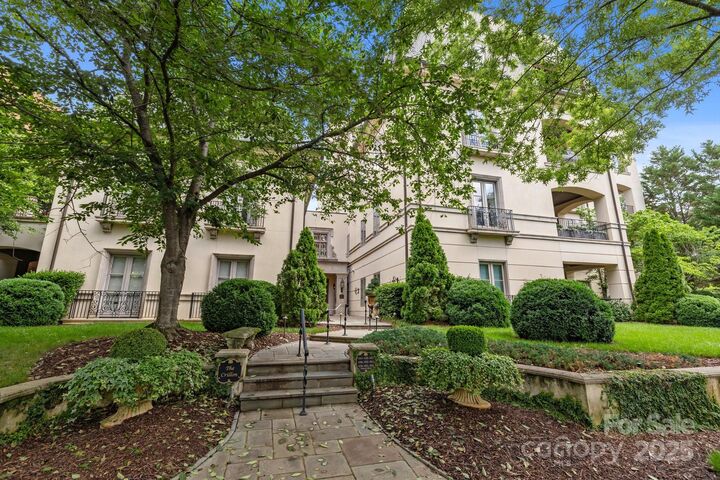 462 Fenton Place  Charlotte NC 28207 photo