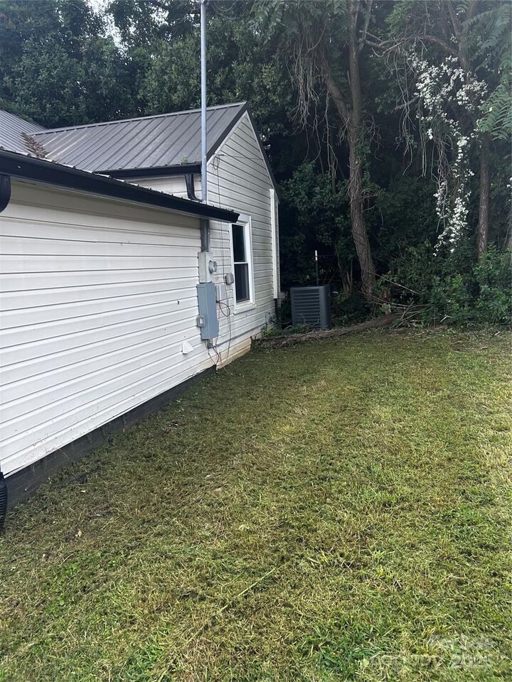 Property Photo:  136 S Broadway Street  NC 28043 