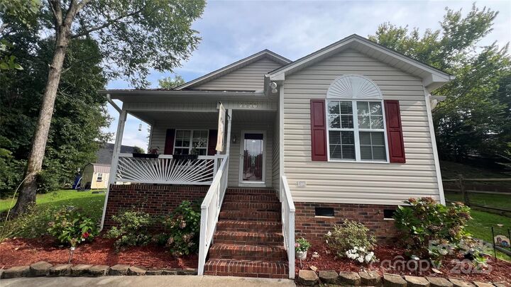 Property Photo:  1130 Brigadoon Court  NC 28025 