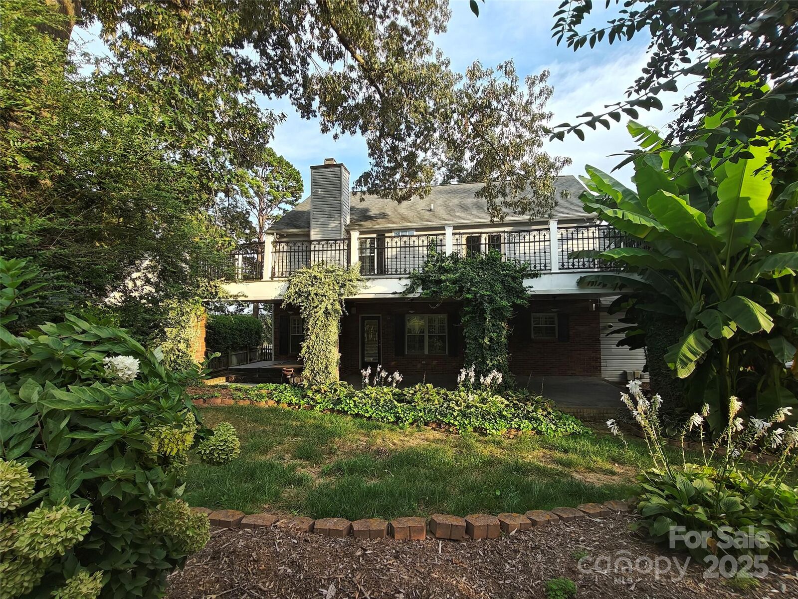 Property Photo: 422 Wildwood Drive NC 28146