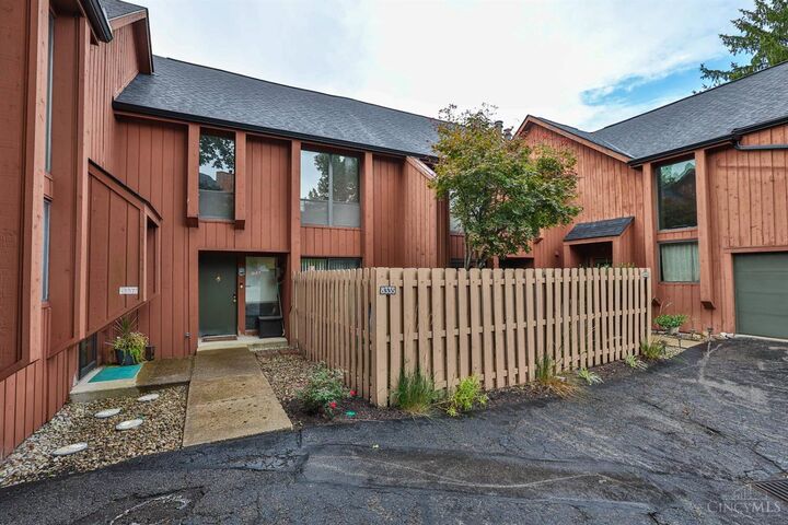 8335 Summerbridge Way  West Chester OH 45069 photo