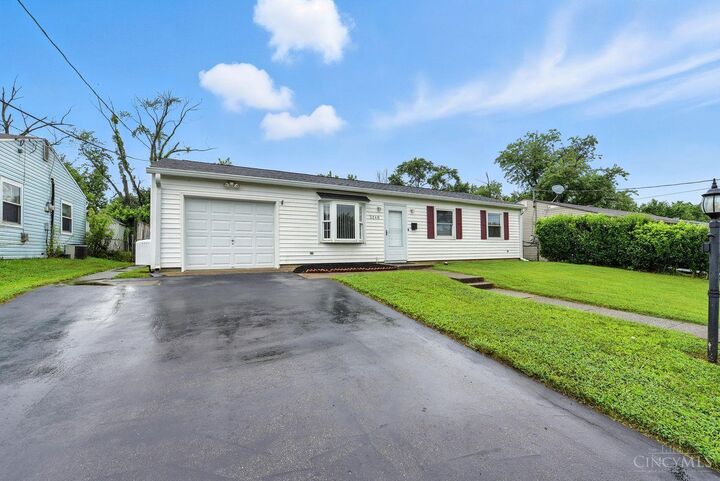 3246 Ainsworth Drive  Colerain Twp OH 45251 photo